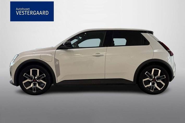 Hvid Renault 5 E-Tech fra 2025