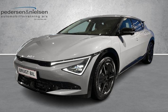 Grå Kia EV6 fra 2025 set udefra