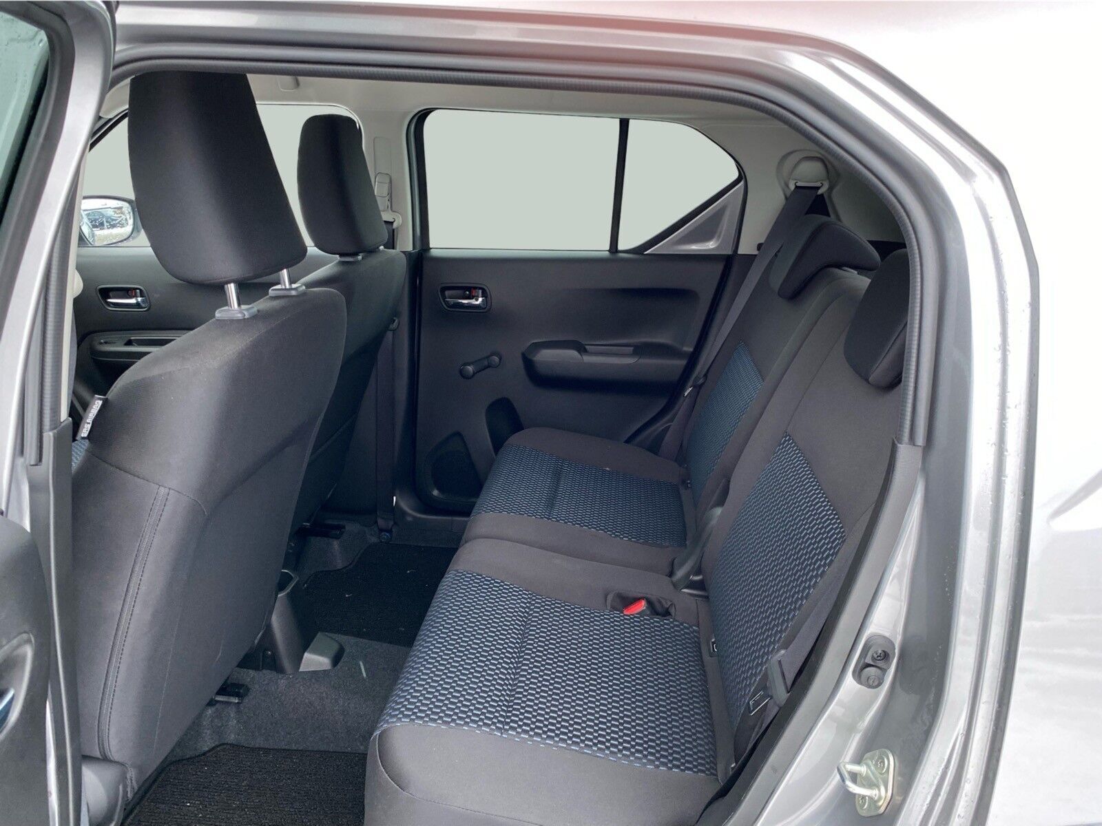 Sølv Suzuki Ignis fra 2025