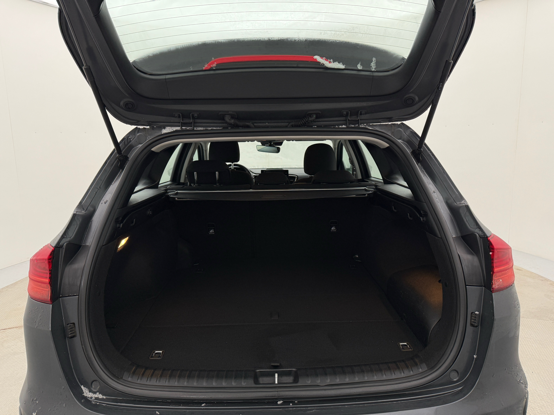 Grå Kia Ceed fra 2023