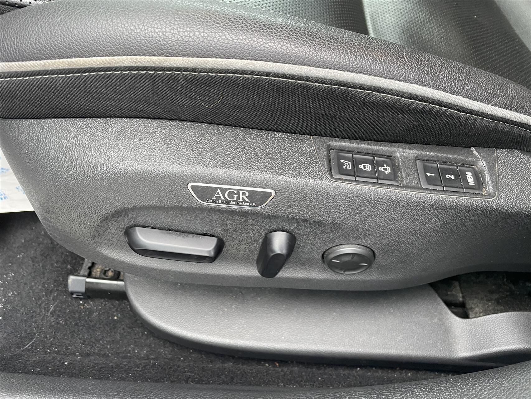 Hvid Opel Astra fra 2016