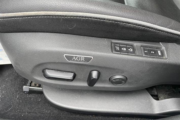 Hvid Opel Astra fra 2016