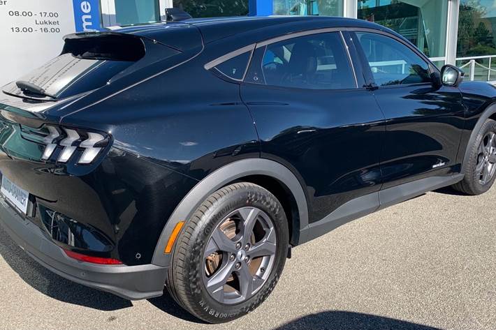 Sort Ford Mustang Mach-E fra 2022