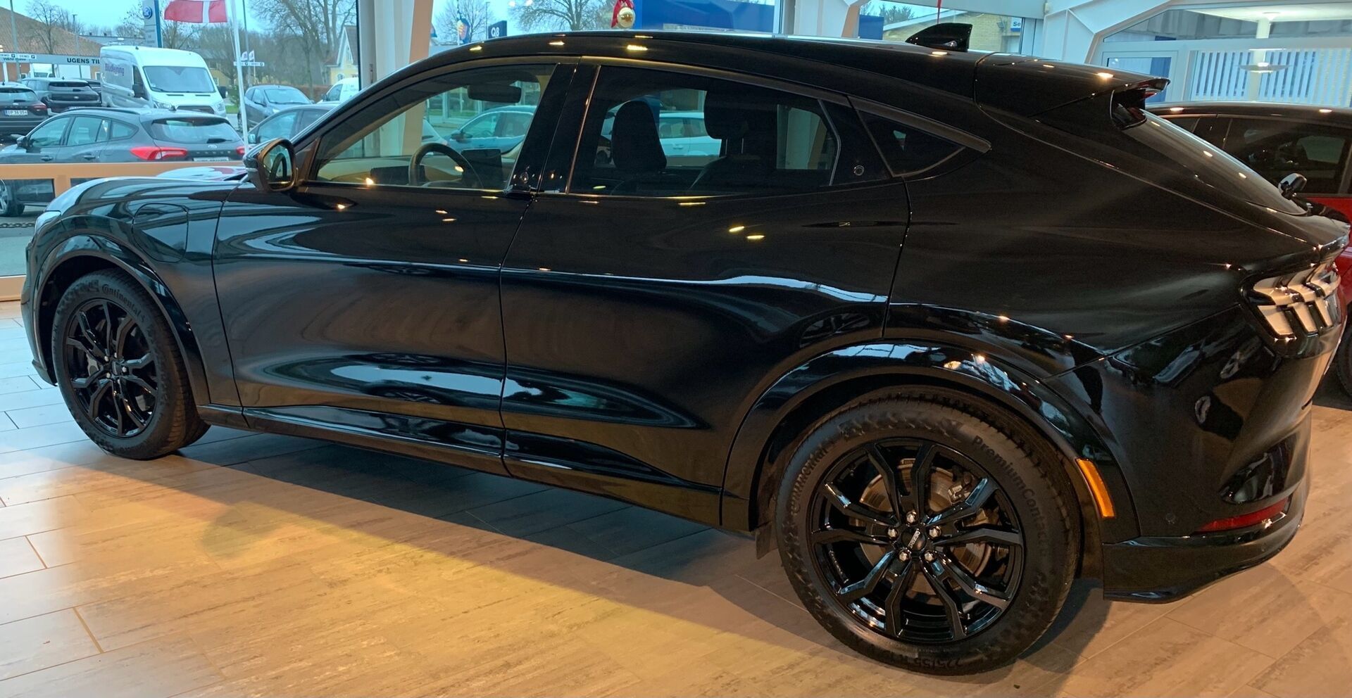 Ford Mustang Mach-E EL UR 294HK 5d Aut.