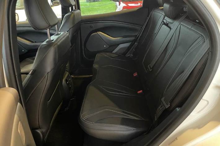 Hvid Ford Mustang Mach-E fra 2022