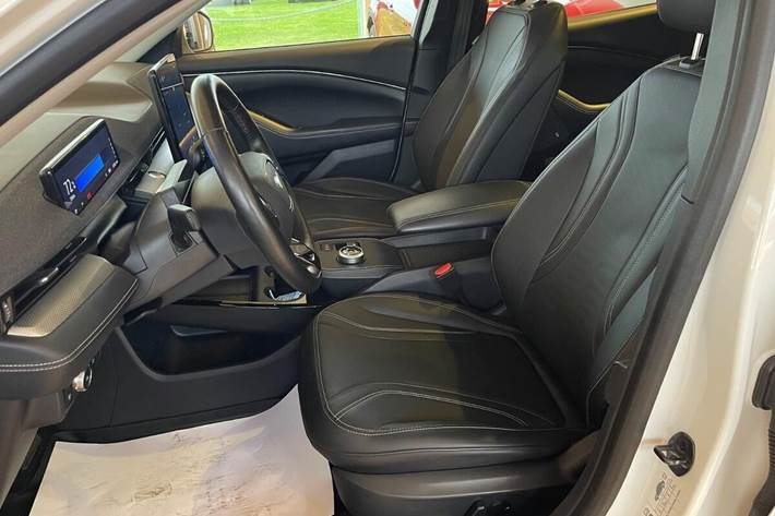 Hvid Ford Mustang Mach-E fra 2022