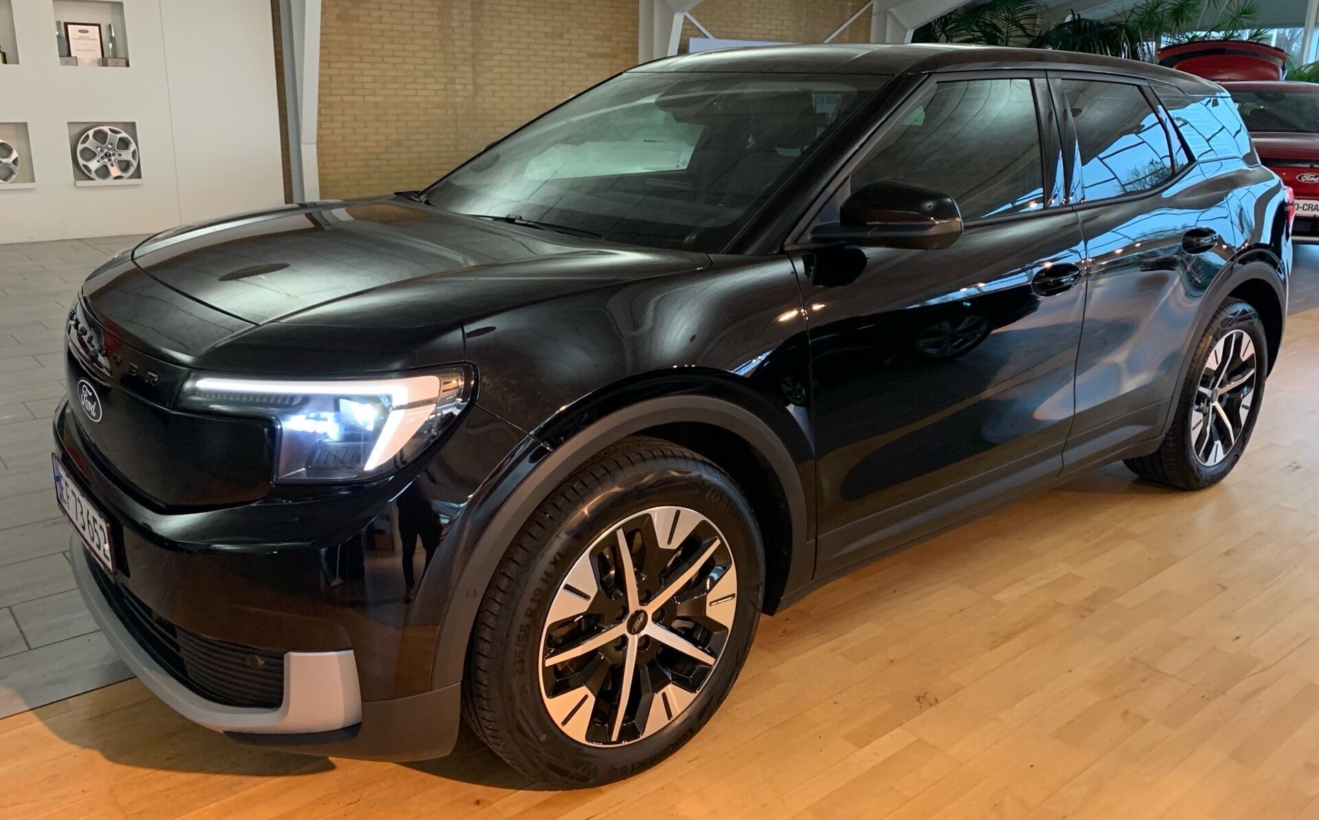 Ford Explorer EL UR Select RWD 286HK 5d Aut.