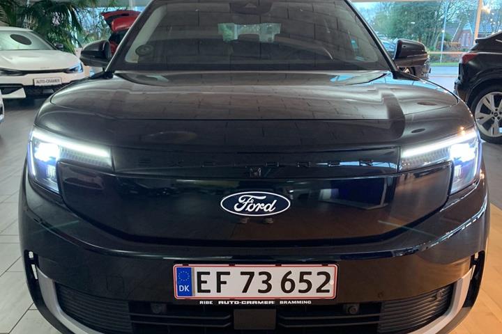 Sort Ford Explorer fra 2025