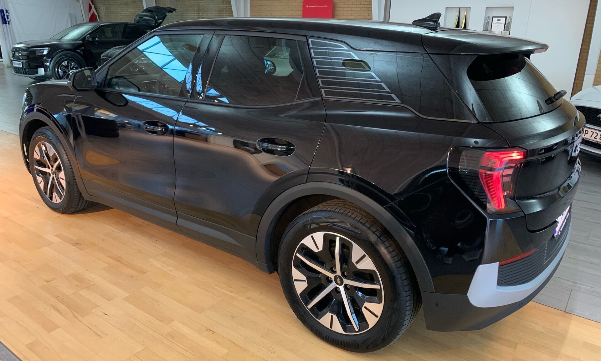 Sort Ford Explorer fra 2025