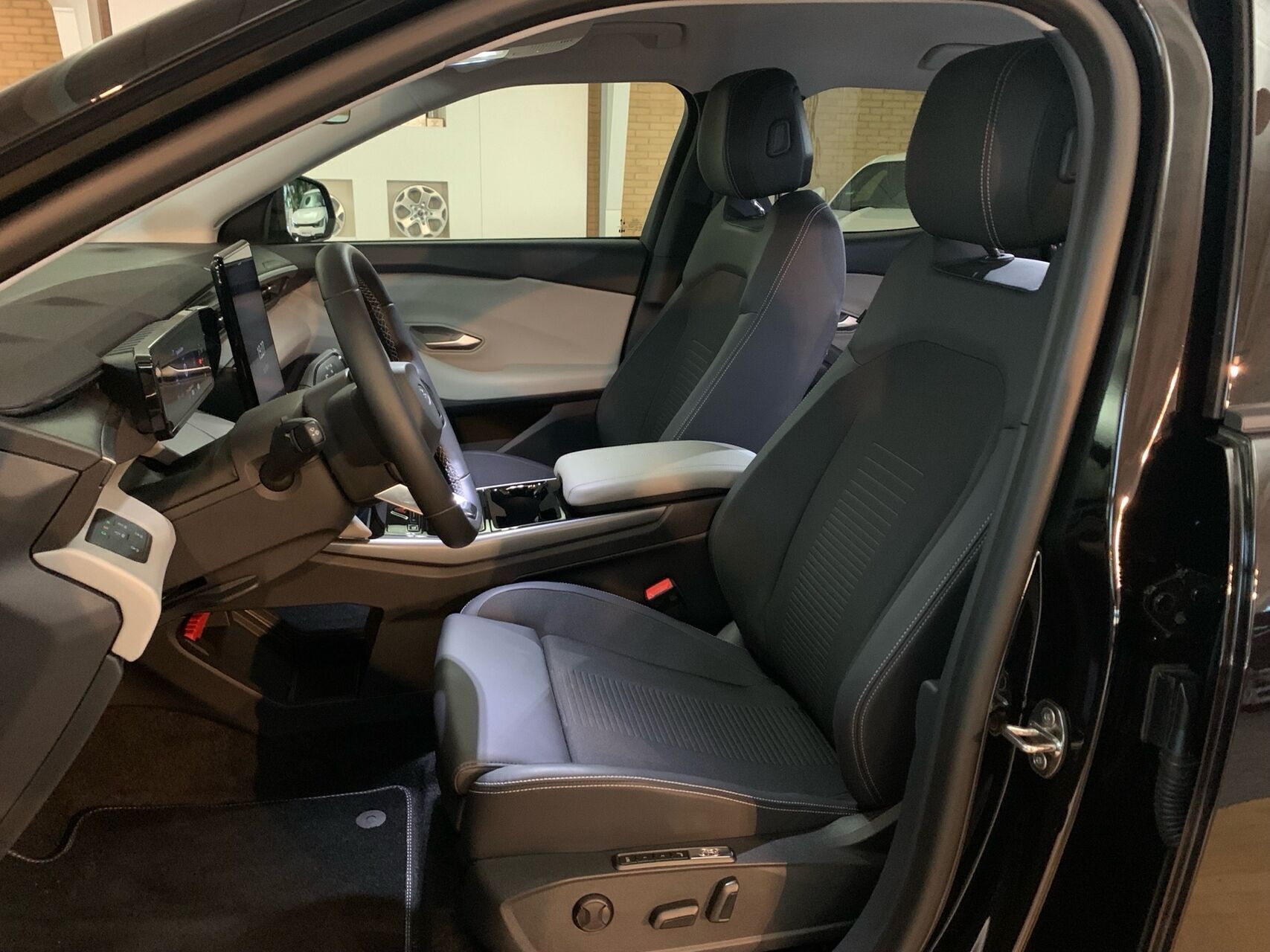 Ford Explorer EL UR Select RWD 286HK 5d Aut.