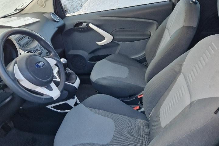Grå Ford Ka fra 2014