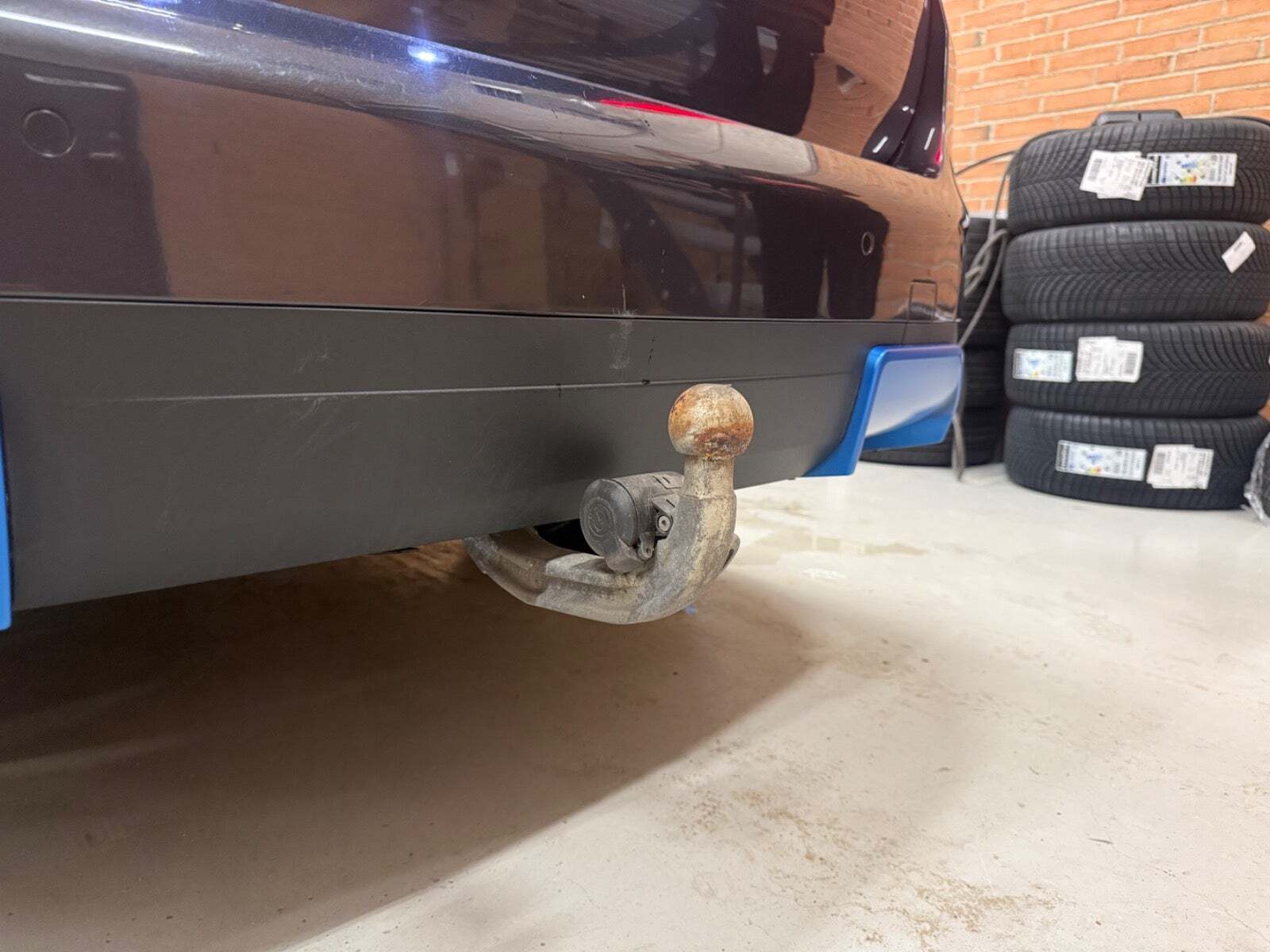 Grå BMW iX3 fra 2021