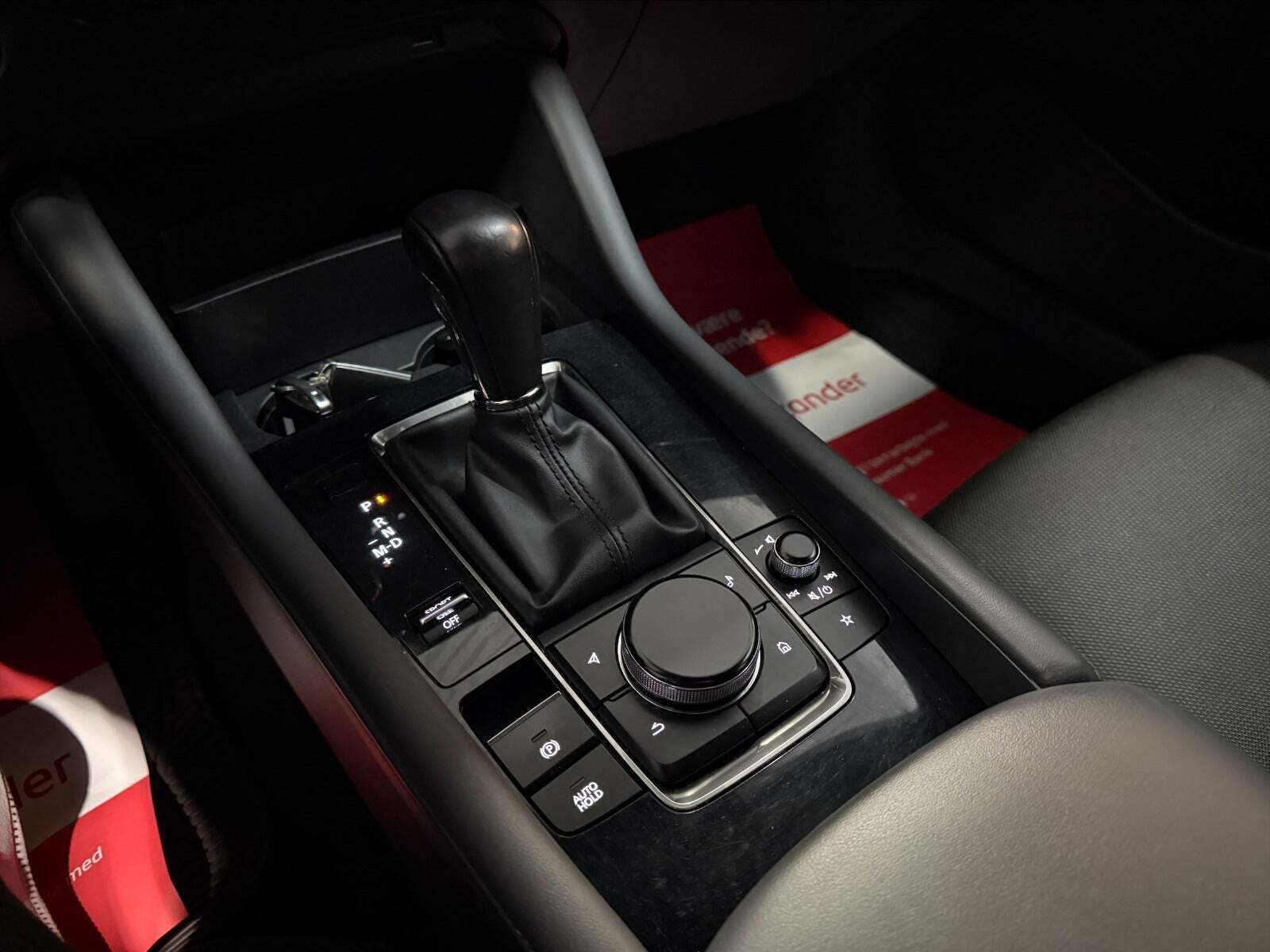 Grå Mazda 3 fra 2019