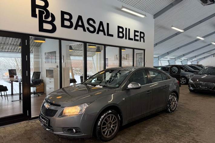 Rød Chevrolet Cruze fra 2009