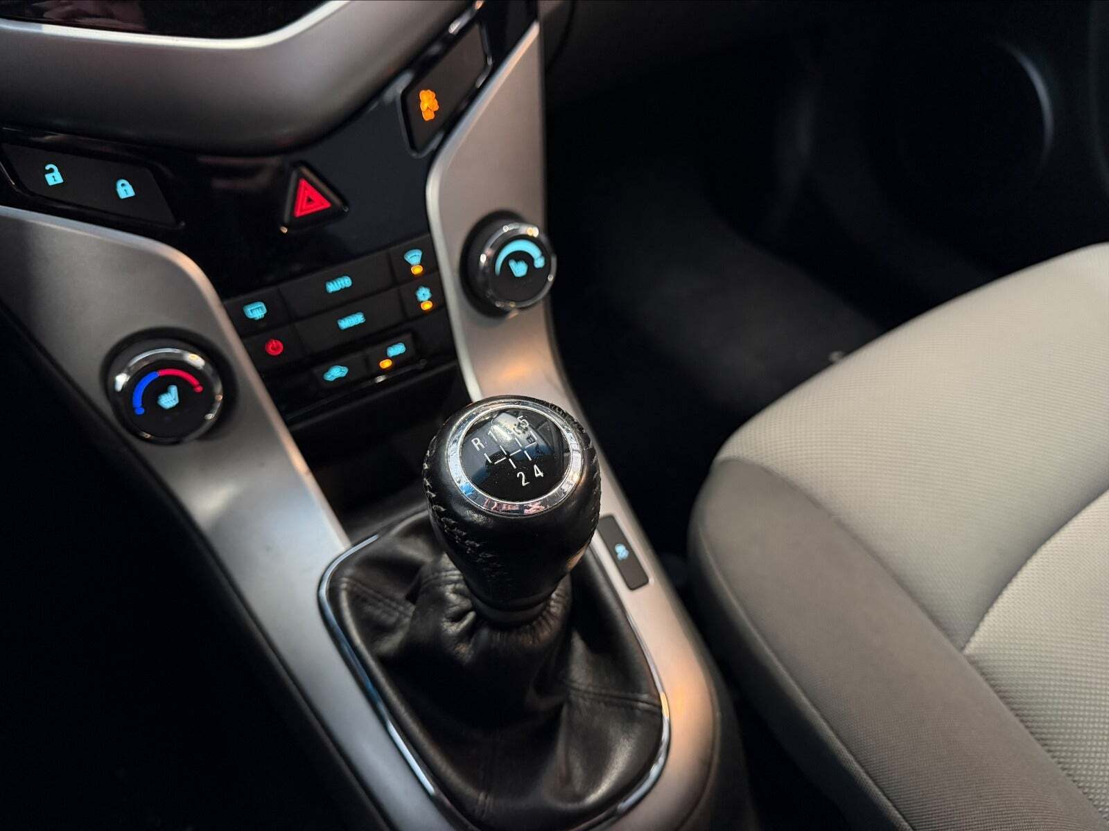 Rød Chevrolet Cruze fra 2009