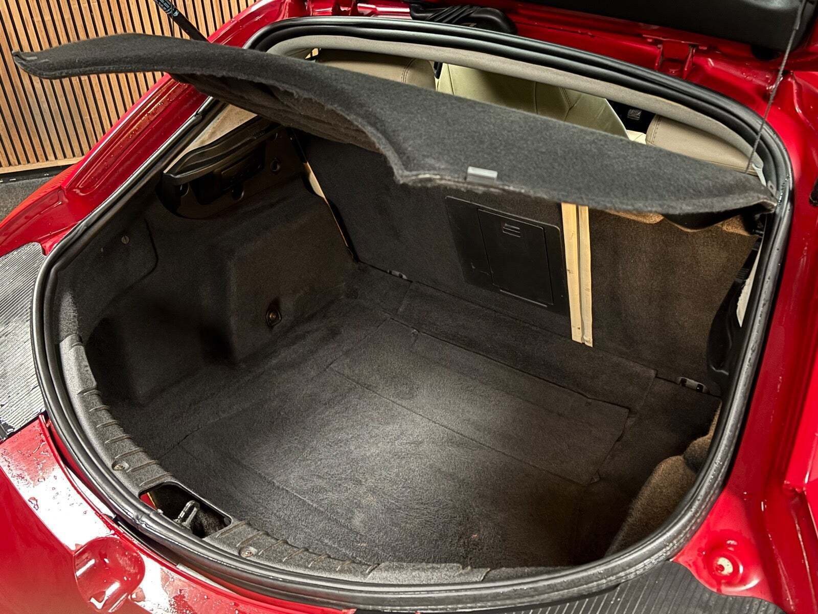 Rød Alfa Romeo Brera fra 2006