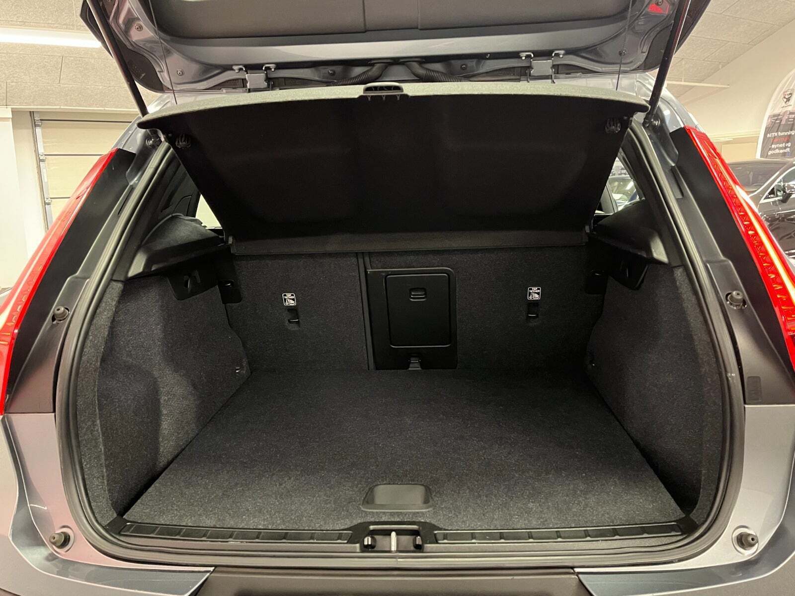 Grå Volvo XC40 fra 2019