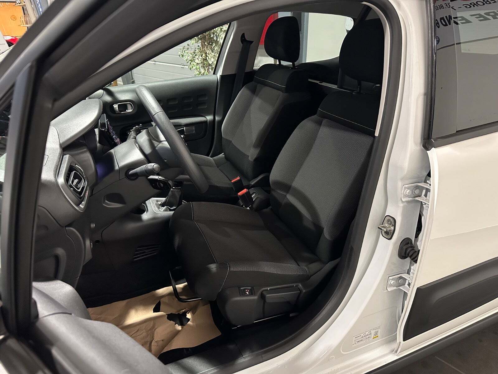 Citroën C3 1,2 PureTech 83 Attraction Van