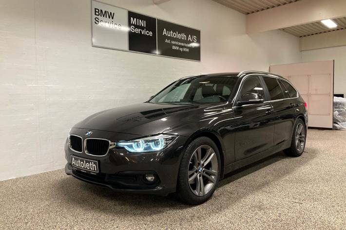 Brun BMW 320d fra 2018 set udefra