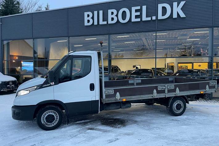 Hvid Iveco Daily fra 2023