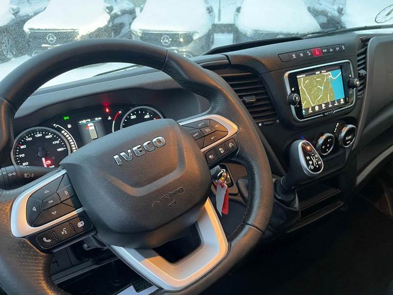 Iveco Daily 3,0 35S18 4100mm Lad AG8