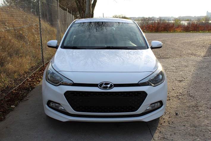 Hvid Hyundai i20 fra 2016