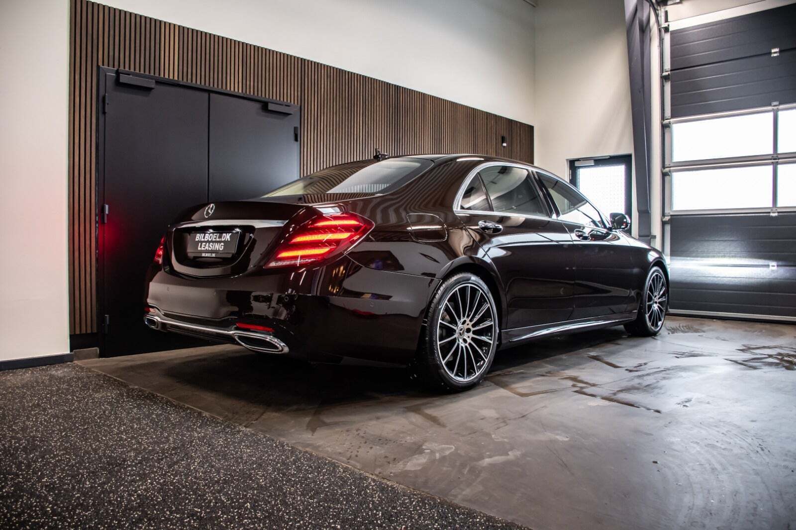 Sort Mercedes S400 d fra 2020