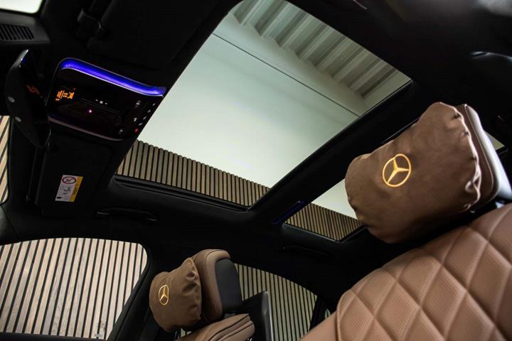 Sort Mercedes S580 fra 2023 set indefra