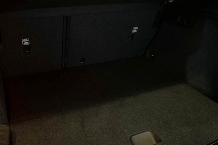 Grå Volvo XC40 fra 2019