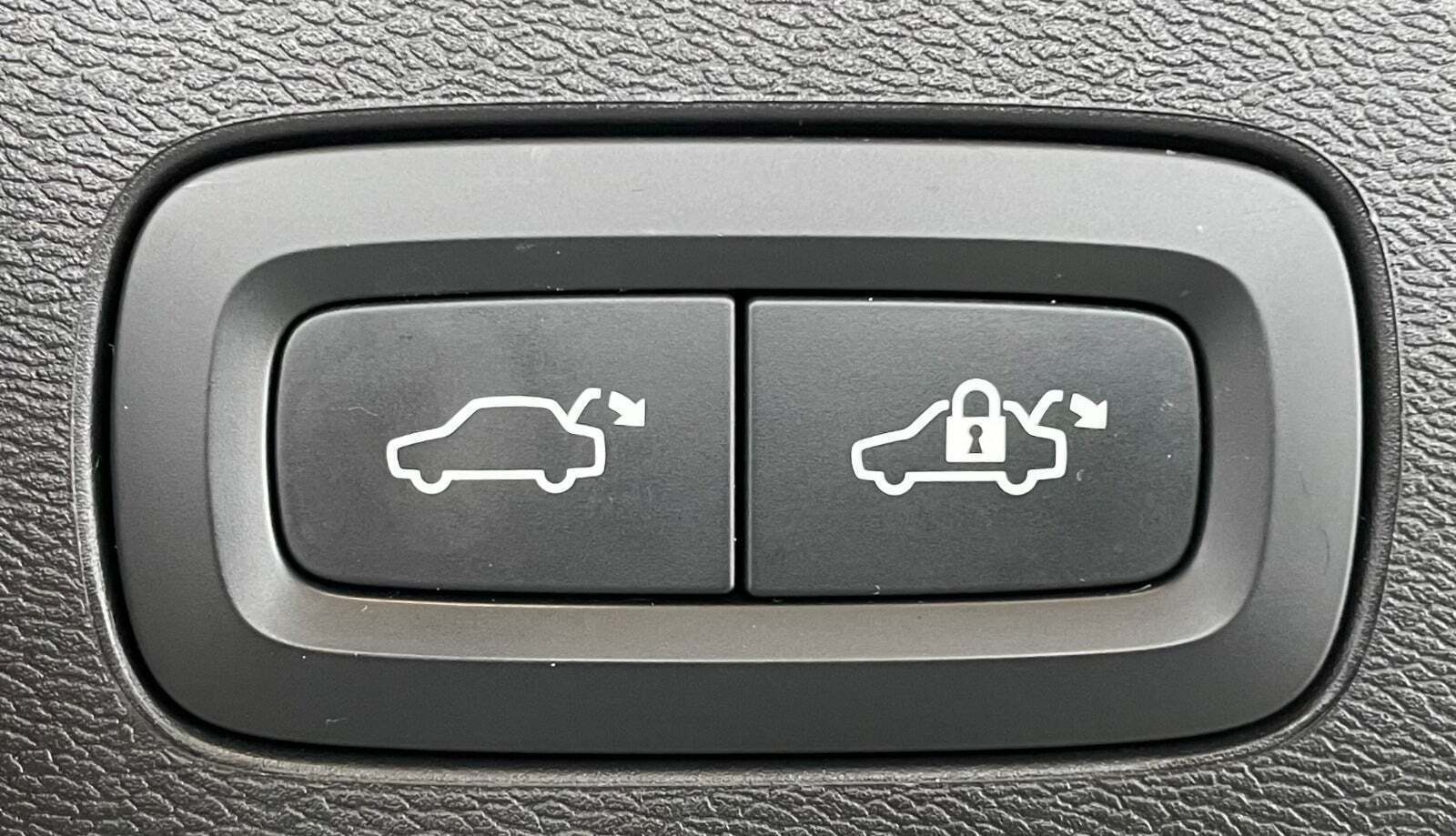 Sort Volvo XC60 fra 2022