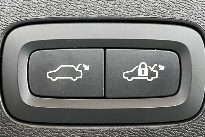 Sort Volvo XC60 fra 2022