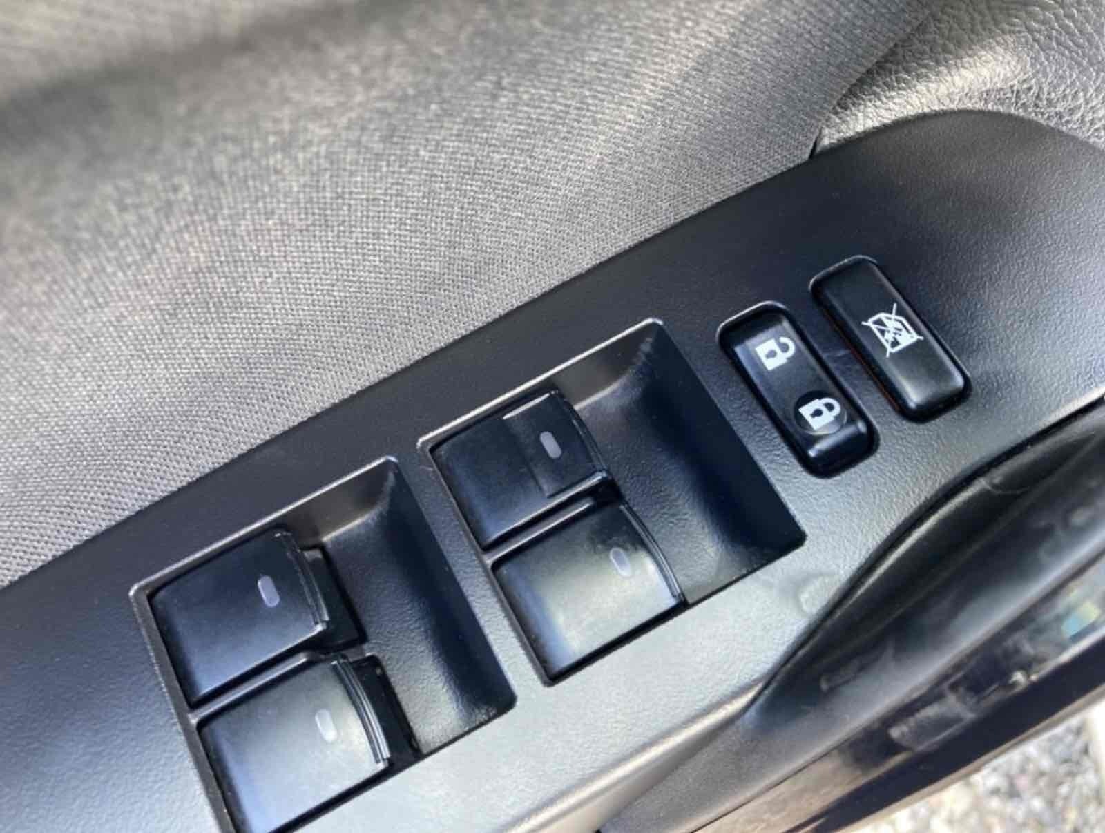 Grå Toyota Auris fra 2016