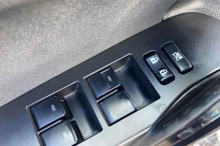 Grå Toyota Auris fra 2016