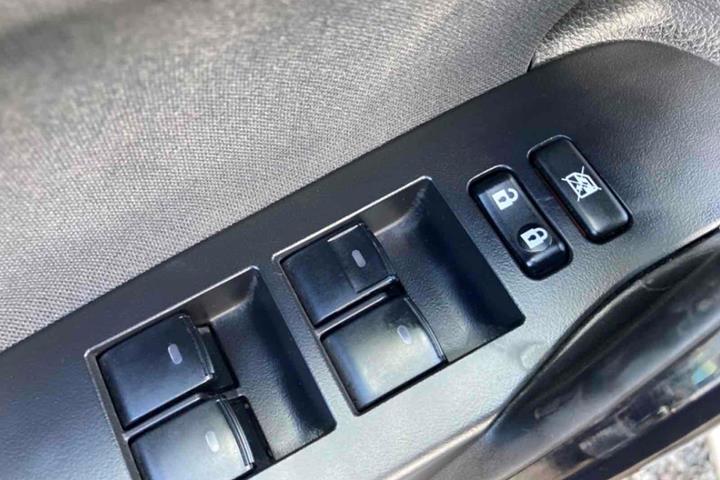 Grå Toyota Auris fra 2016