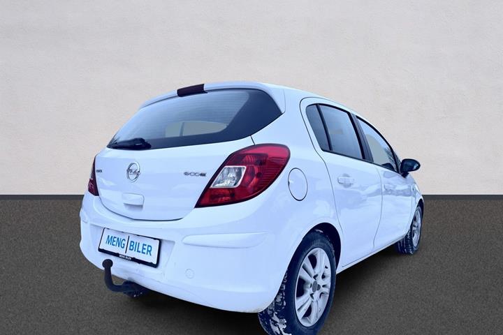 Hvid Opel Corsa fra 2014