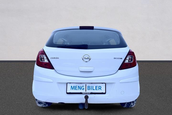 Hvid Opel Corsa fra 2014