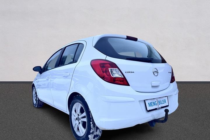 Hvid Opel Corsa fra 2014