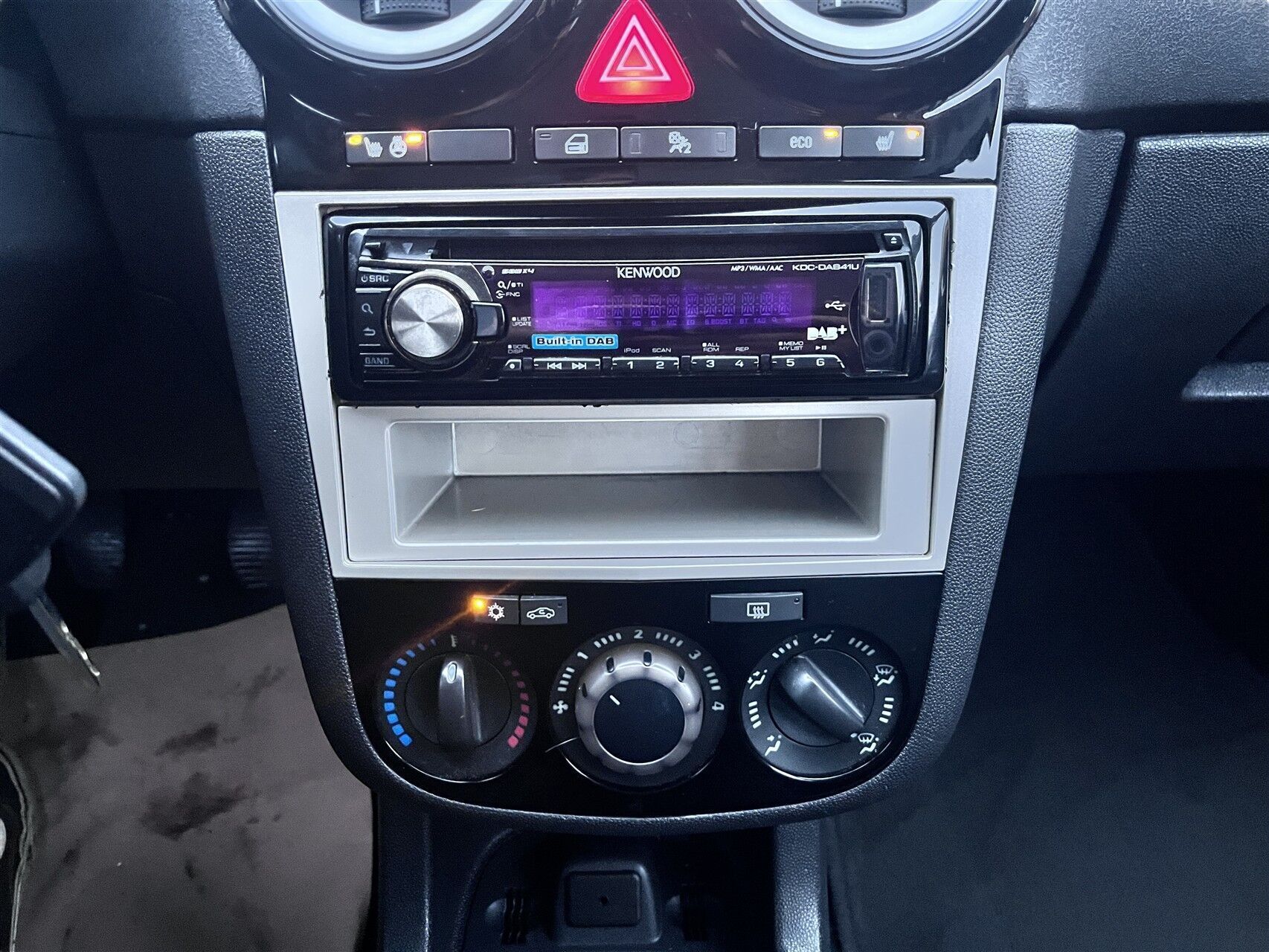 Hvid Opel Corsa fra 2014