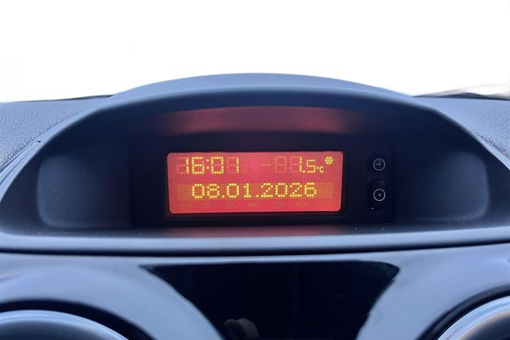 Hvid Opel Corsa fra 2014