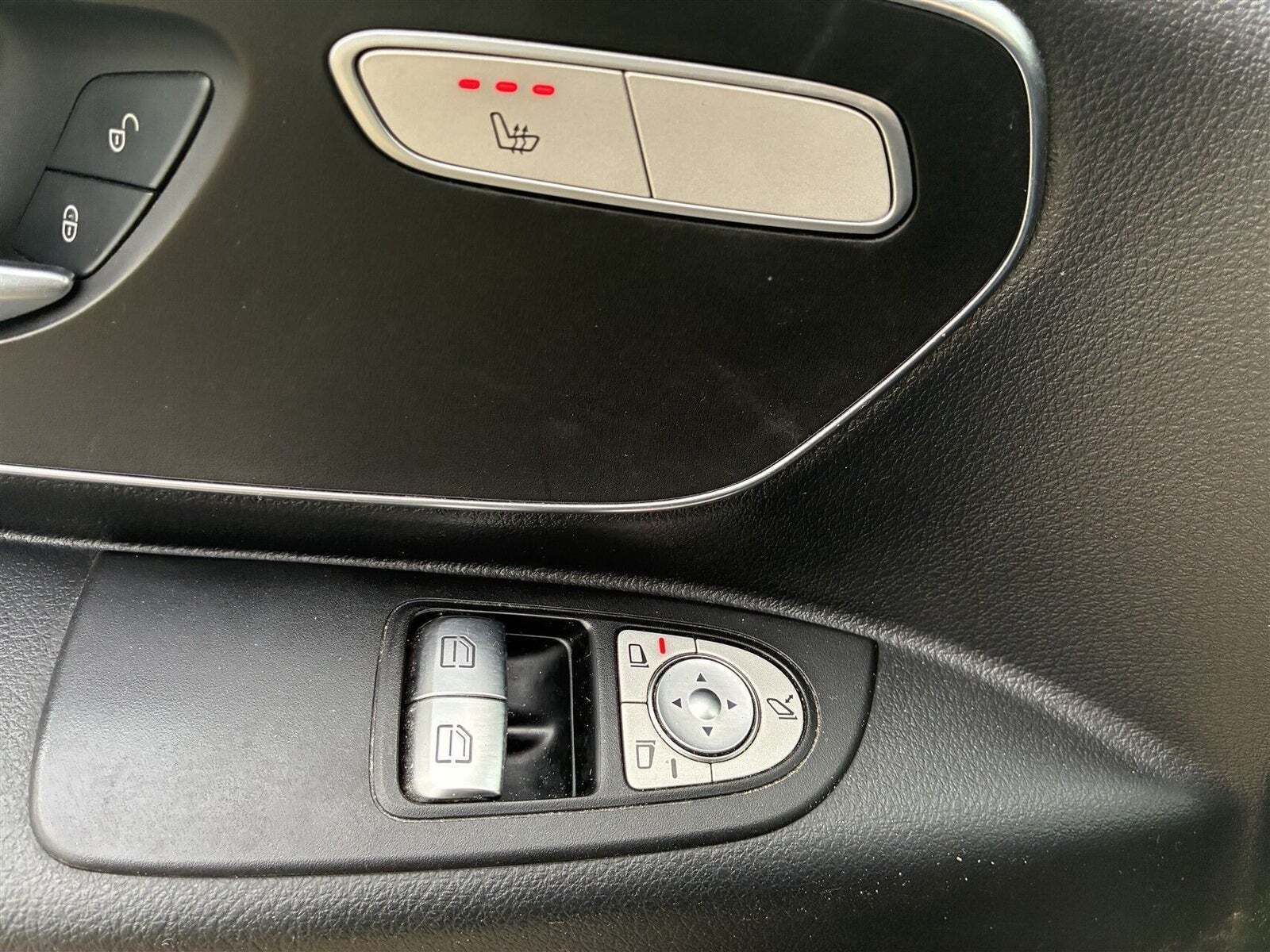 Sort Mercedes Vito 119 fra 2021