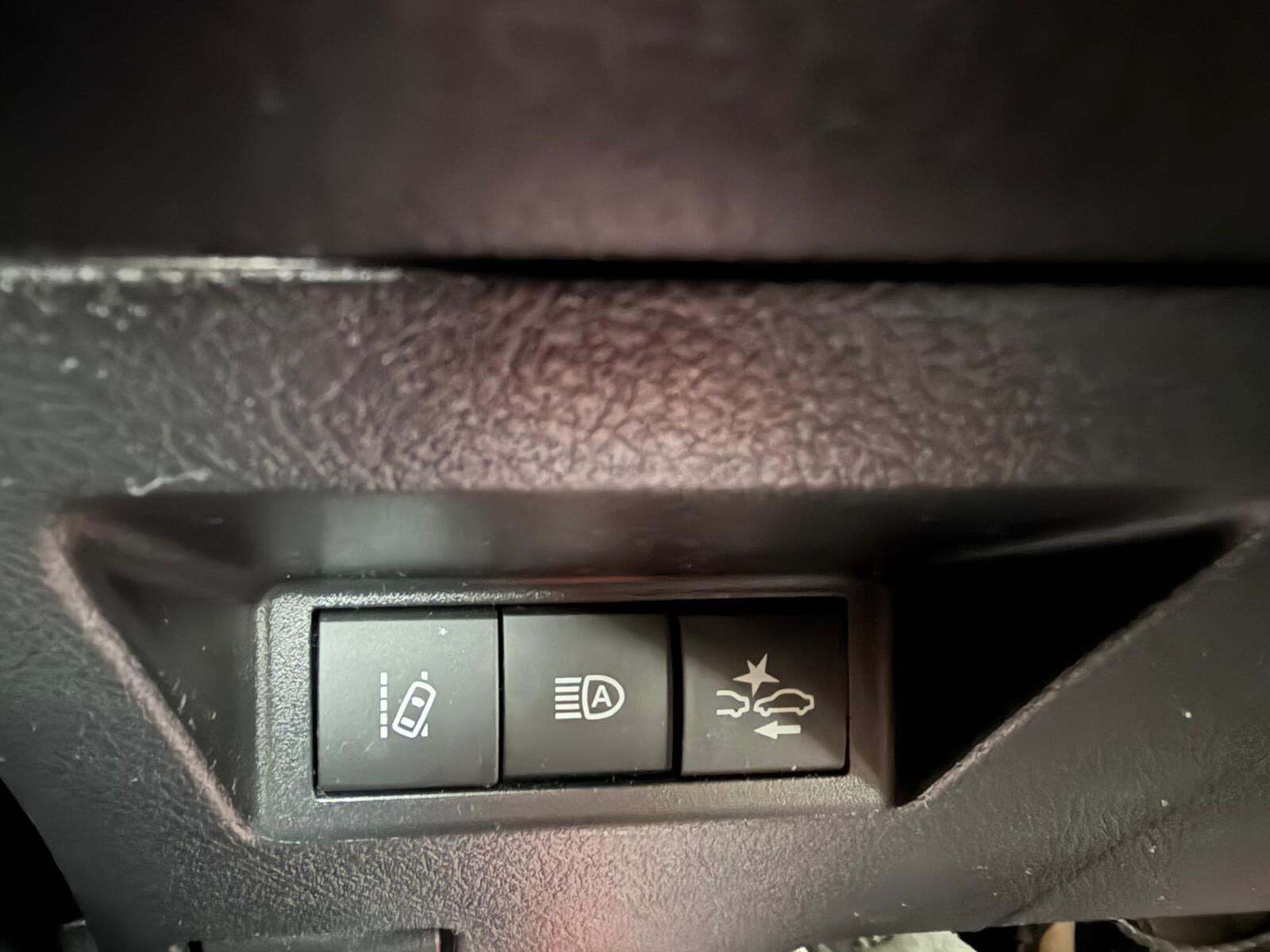 Sølv Toyota Yaris fra 2018