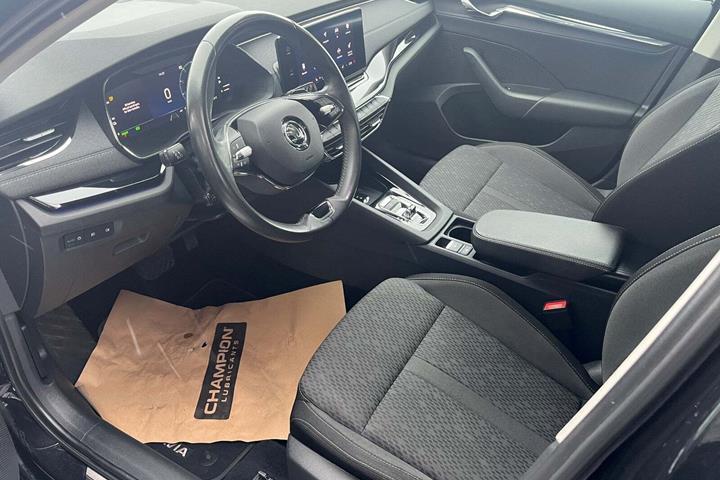 Sort Skoda Octavia fra 2021