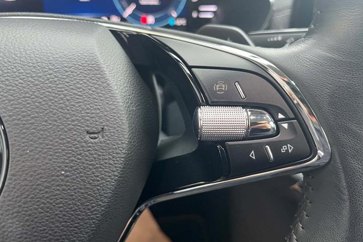 Sort Skoda Octavia fra 2021