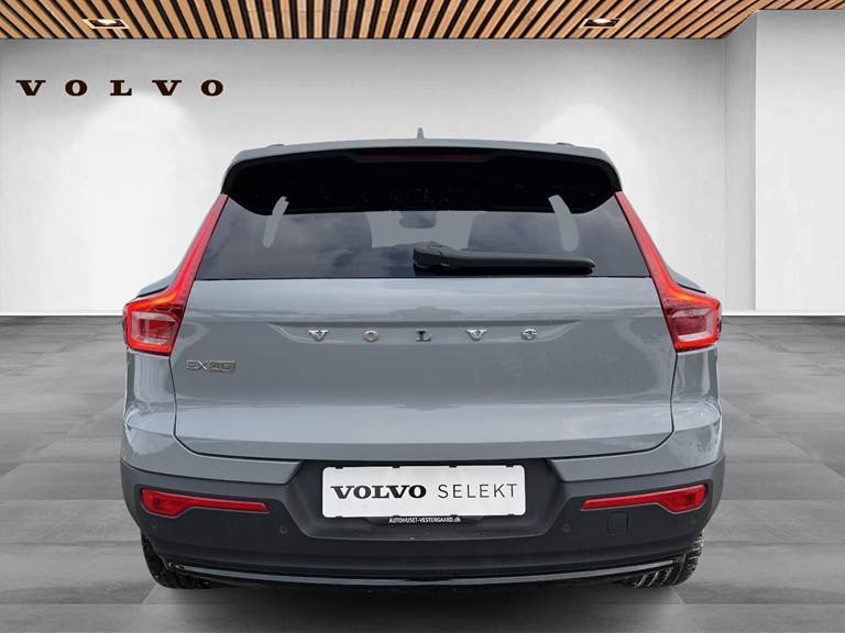 Volvo EX40 Extended Range Core