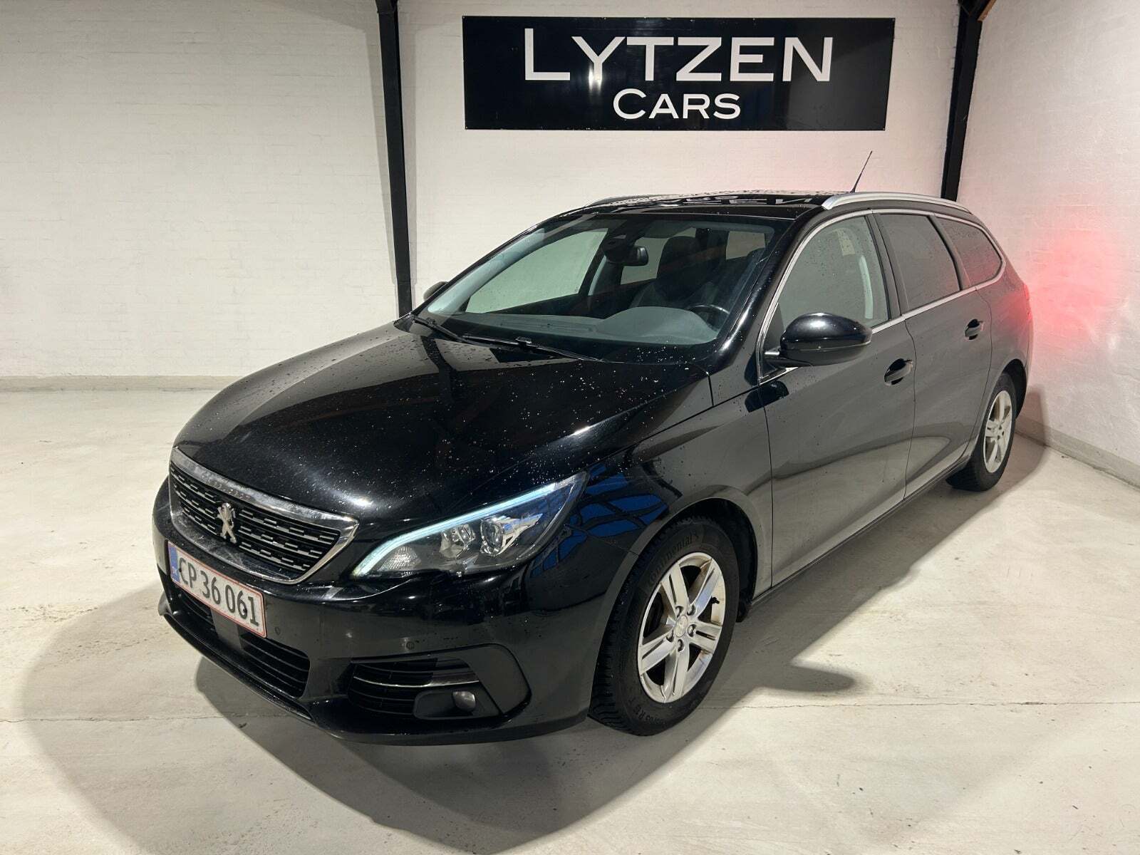 Peugeot 308 1,5 BlueHDi 130 Allure Sky SW