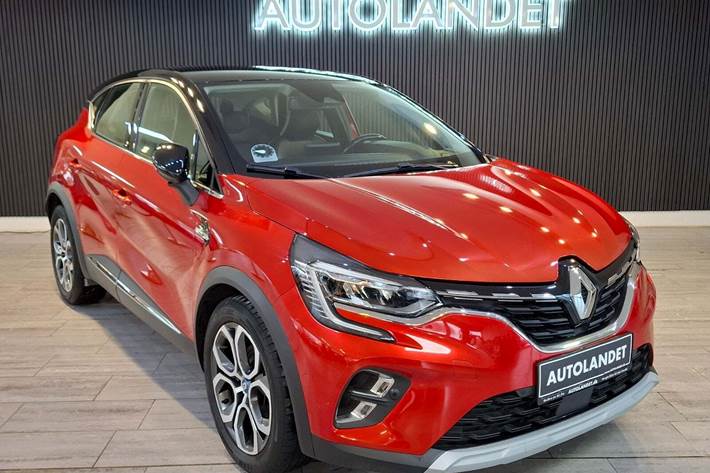 Rød Renault Captur fra 2021 set udefra