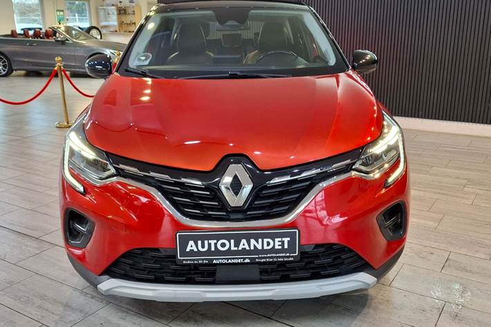 Rød Renault Captur fra 2021