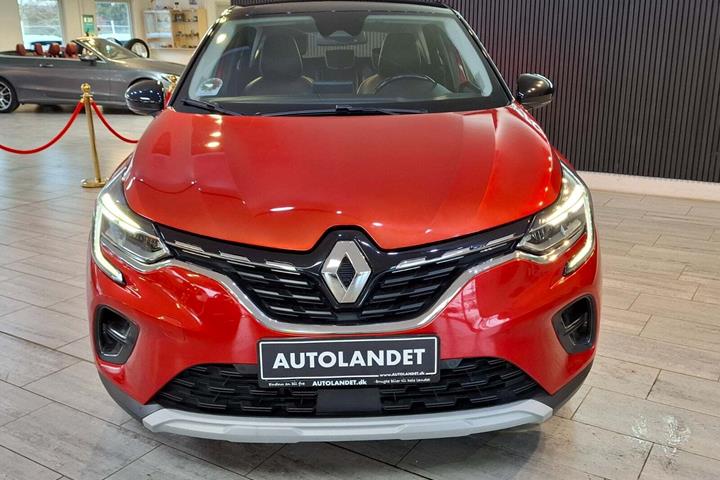 Rød Renault Captur fra 2021