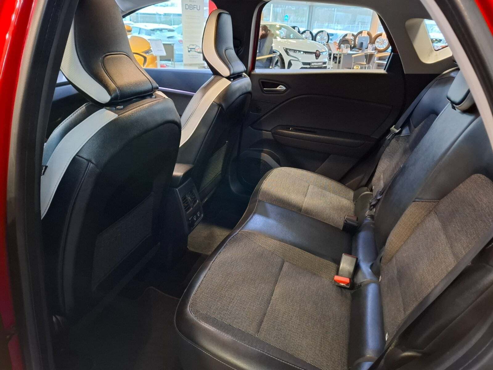 Rød Renault Captur fra 2021