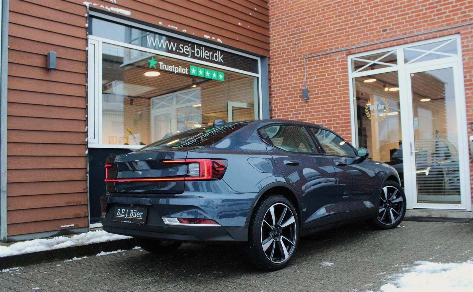 Blå Polestar 2 fra 2022